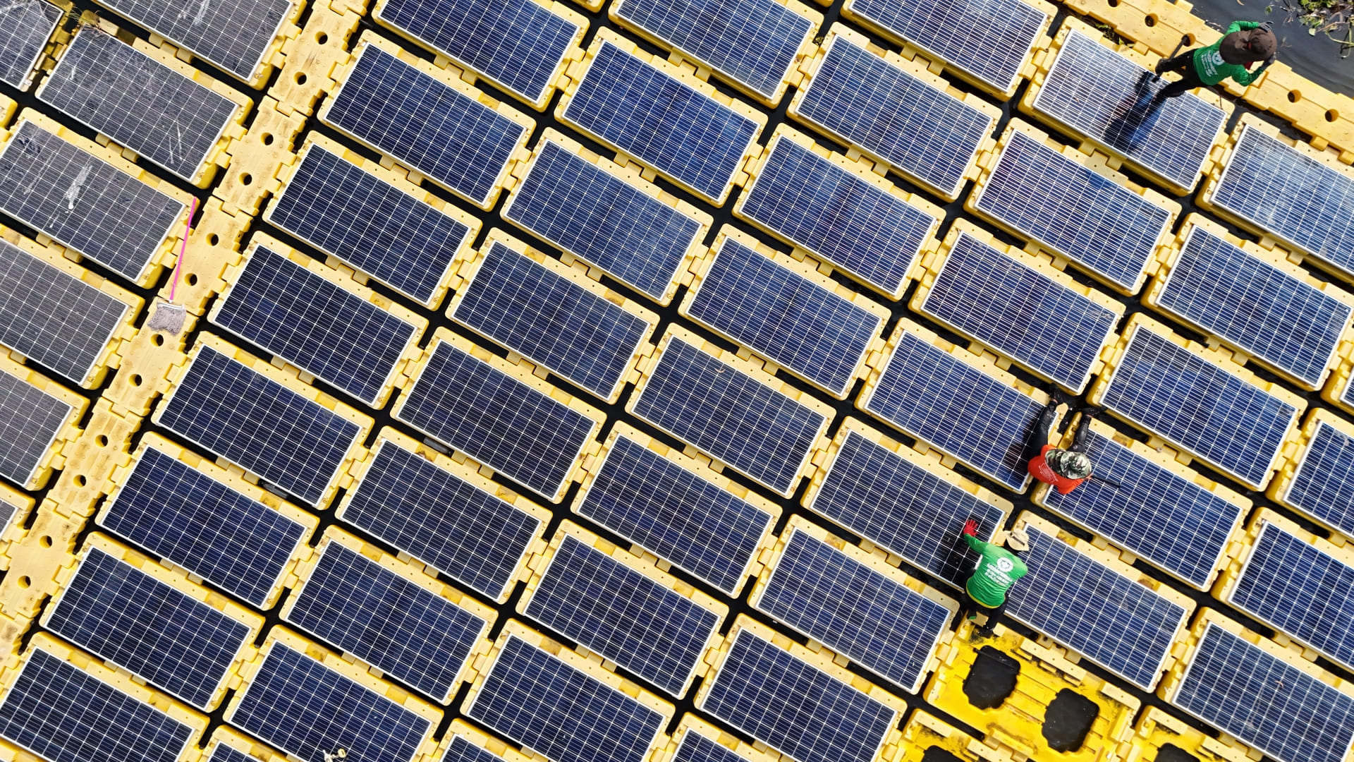 Global solar installations